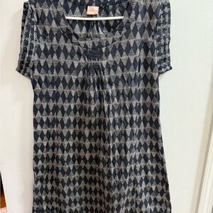 Asha Gray and White Geometric Dress